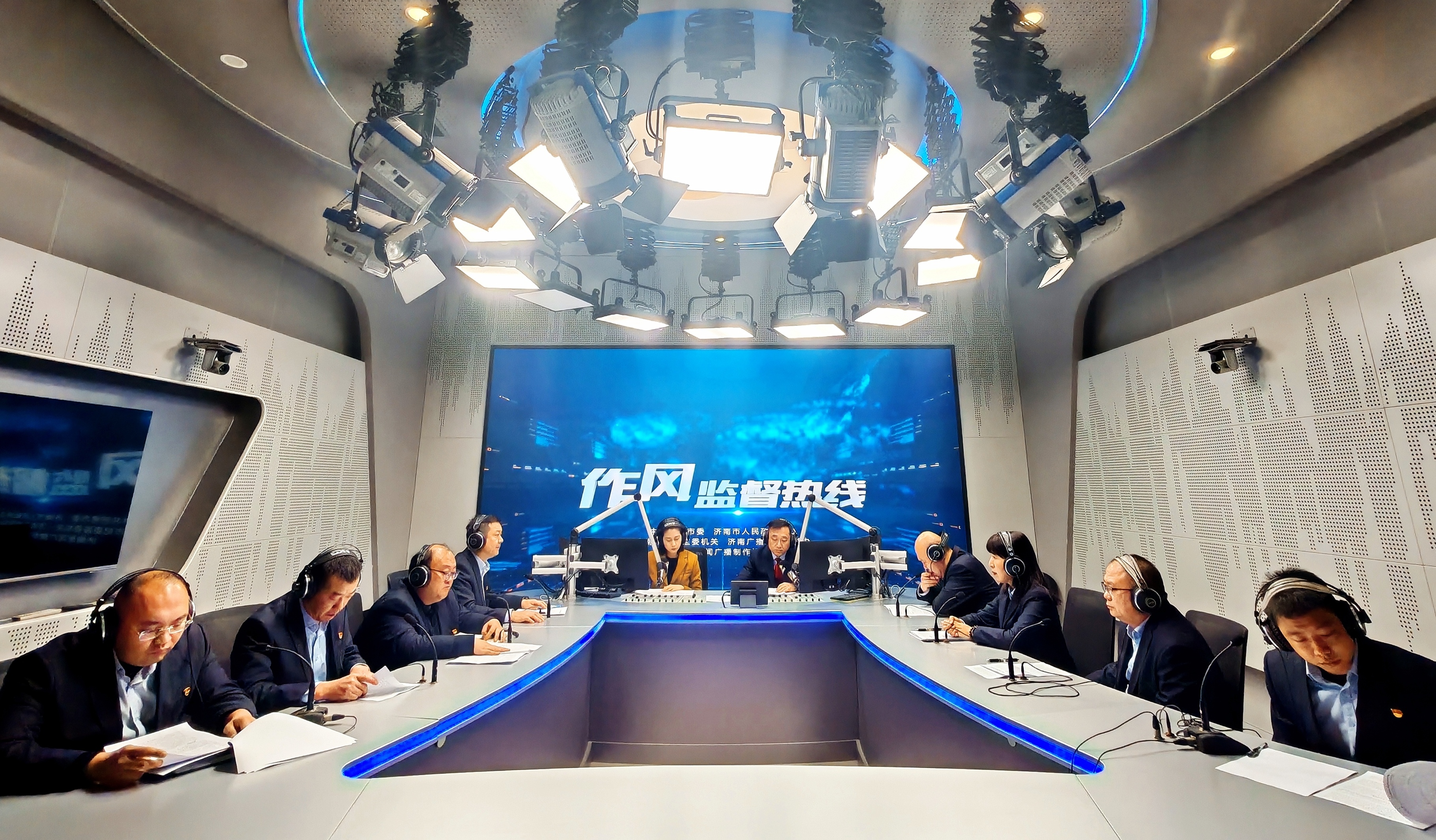 郭際忠?guī)ш犠隹汀蹲黠L監(jiān)督熱線》：直面民生關切 共話供水服務提升